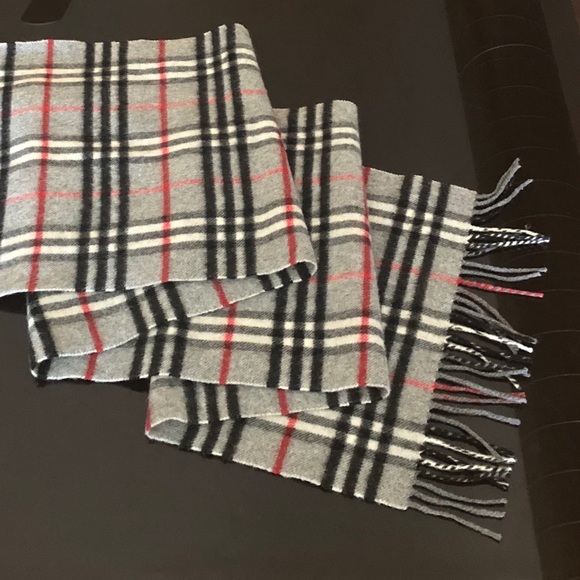 Burberry Other - Burberry 100% Cashmere Gray Nova Check Scarf
